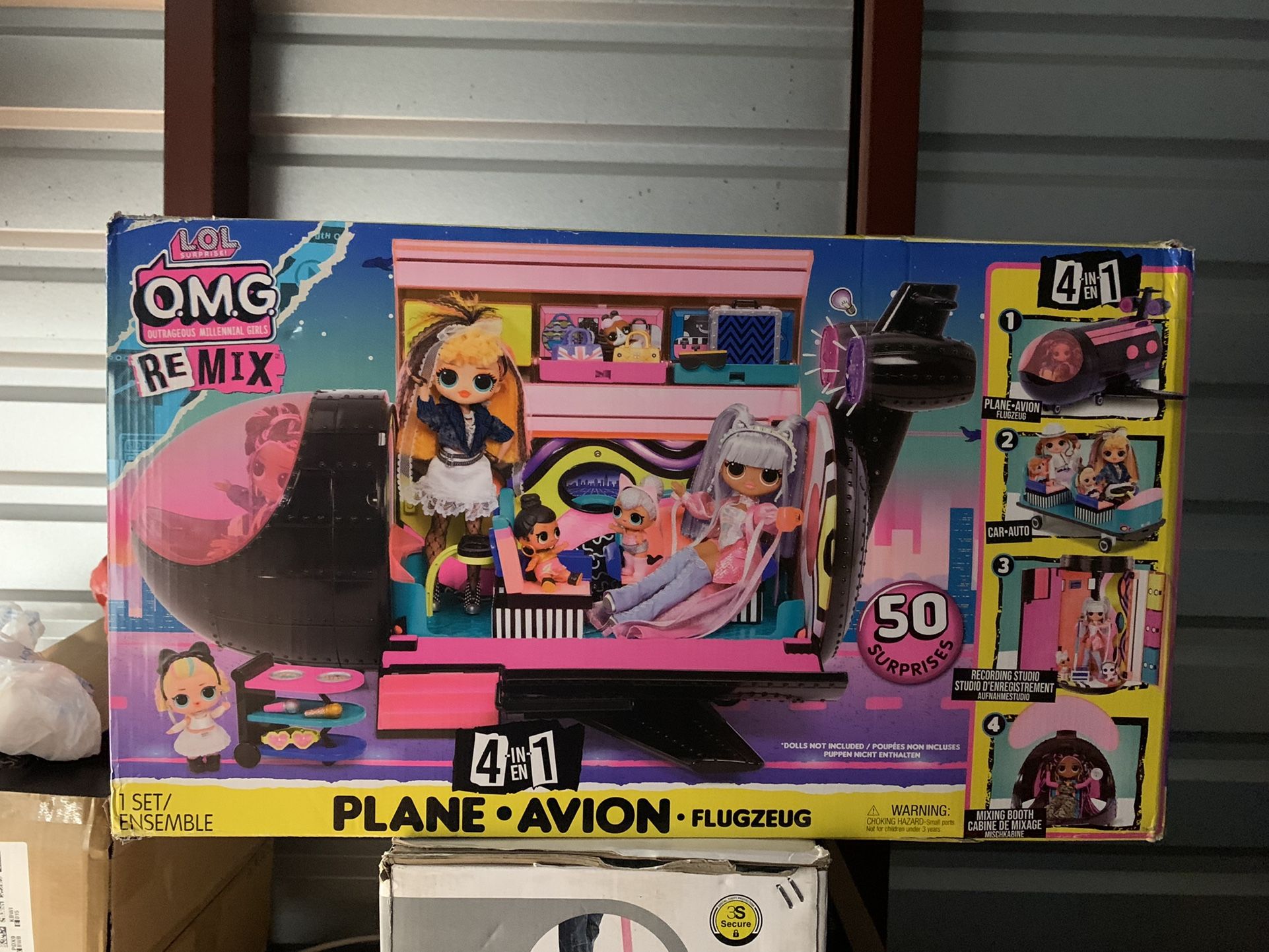 LOL SURPRISE OMG REMIX 4-in-1 PLANE PLAYSET 50 SURPRISES 50 BLINDBAGS LOL NIB