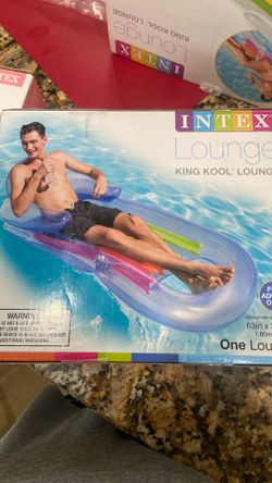 Pool lounge