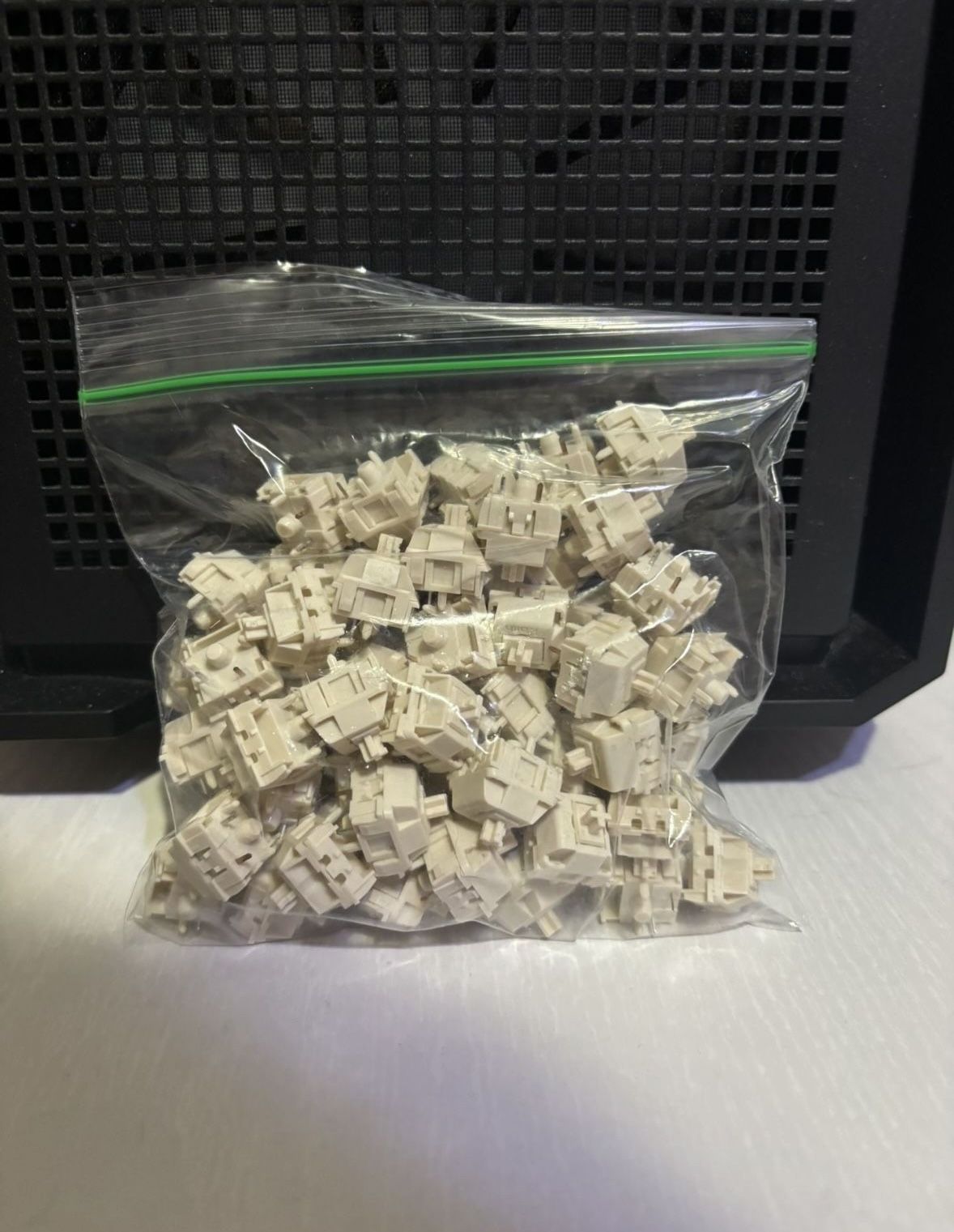 NovelKey Cream Switches 67 pieces