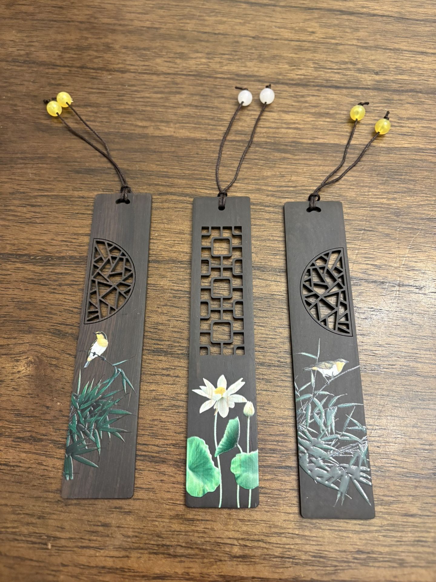 New See Of 3 Faux Wood Bookmarks