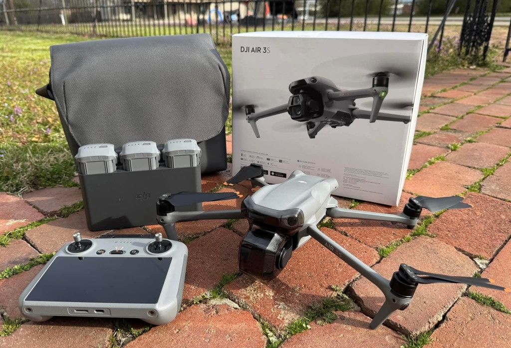 DJI Air 3s With Fly More
Combo