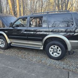 2001 Mitsubishi Montero