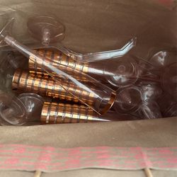 28 champagne plastic cups