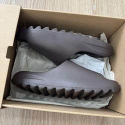 Yeezy Slide Soot Size 12