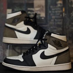 Jordan 1 High Mocha Size 9.5