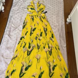 Fashion Nova Cut Out Halter Maxi Dress, Size Medium , New Whit Tags