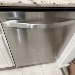 Whirlpool Dishwasher - Stainlesa Steel - Works Like New