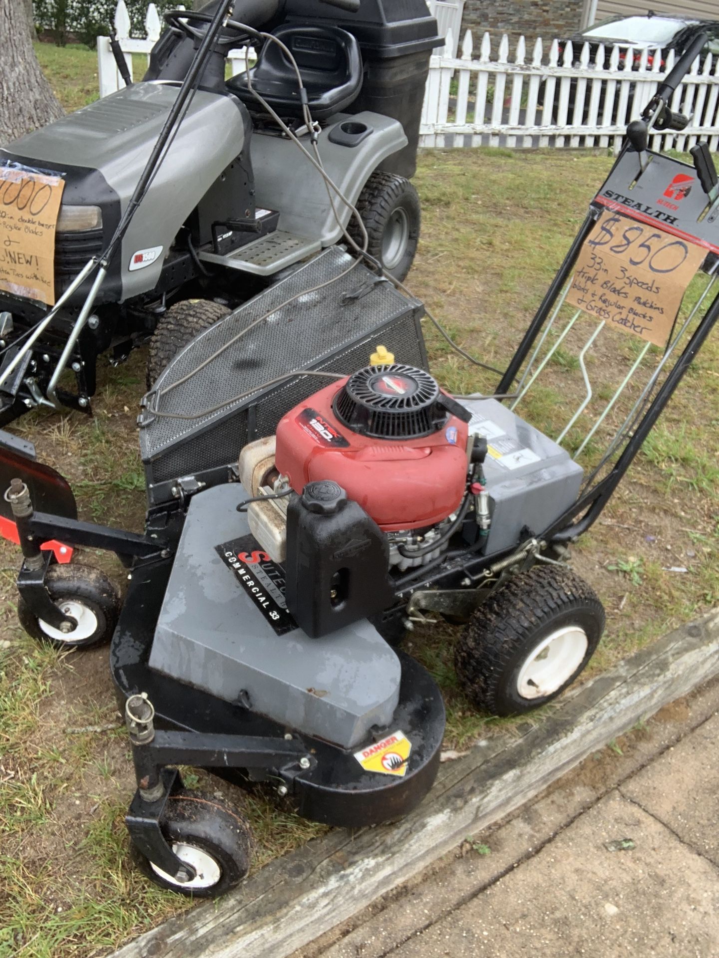 33in Triple Blade 3 Speed Mower And Catcher