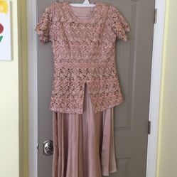 Three pieces outfit, top, bottom skirt and scarf in medium size.