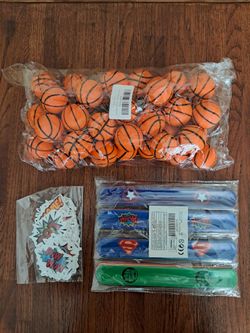Mini Basketball Superhero Snap Bracelets Stickers Party Favors Stress Ball Bouncy Ball Mini Foam School Reward Halloween Trick Treat