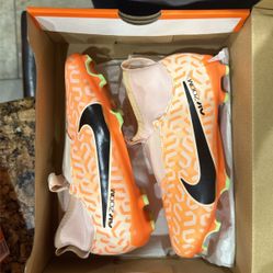 Nike Boys soccer cleats