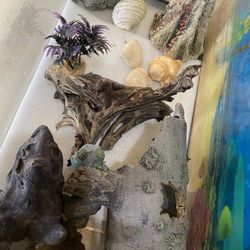 10 aquarium decorations Lot Of 10 