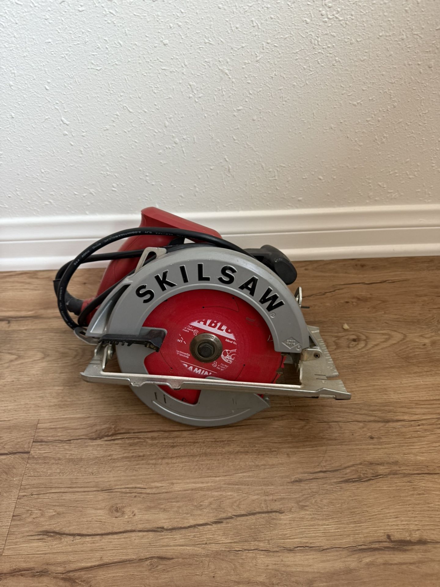 Left Handed Skillsaw 