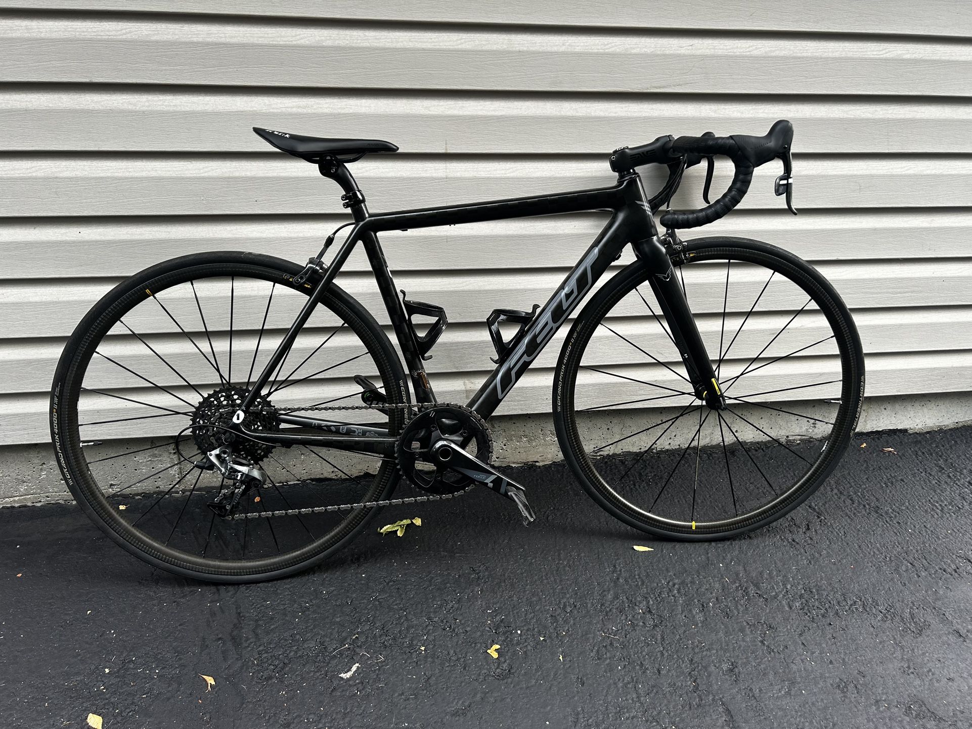 Felt UHC advance Medium Carbon Fiber Road Bike