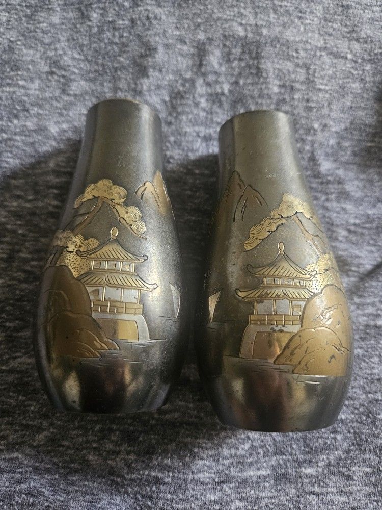 A Set Of VINTAGE Japanese MEIJI ETCHED BRASS Small Vases