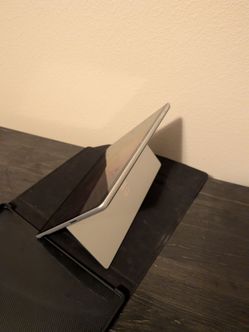 Platinum Surface pro 11 OLED 13"