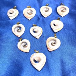 Lot Of 10 Conch She’ll Heart Pendants
