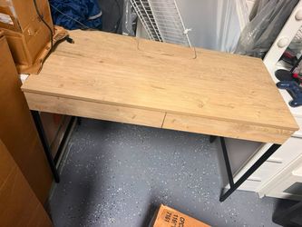 Desk/Escritorio