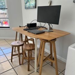 wooden Leaf desk and stools