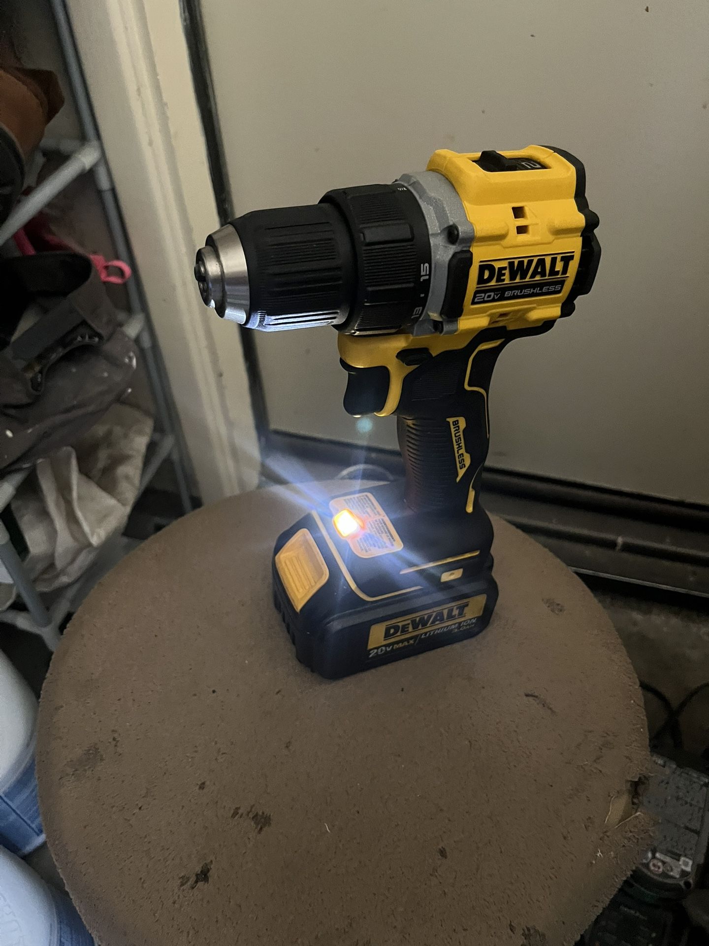 Dewalt Drill 1/2 New Good Condición Toll Only