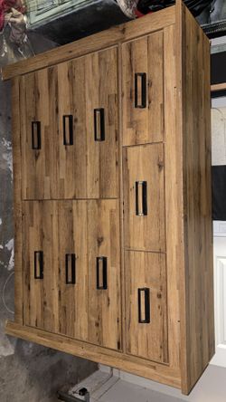 9 drawer dresser knotty like oak bedframe