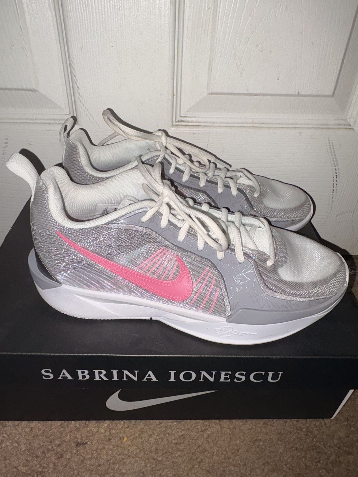 Nike Sabrina 2’s Flowers 7y/7 mens/8.5 womens