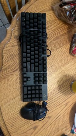 Akukey gaming keyboard with G502 Hero mouse