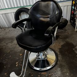 BARBER CHAIR SUPER STEAL 60$