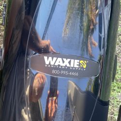 Waxy center pool towel dispenser DS-4025