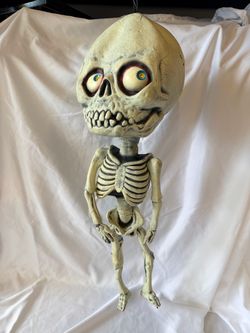 Stylized Skeleton – Halloween Décor