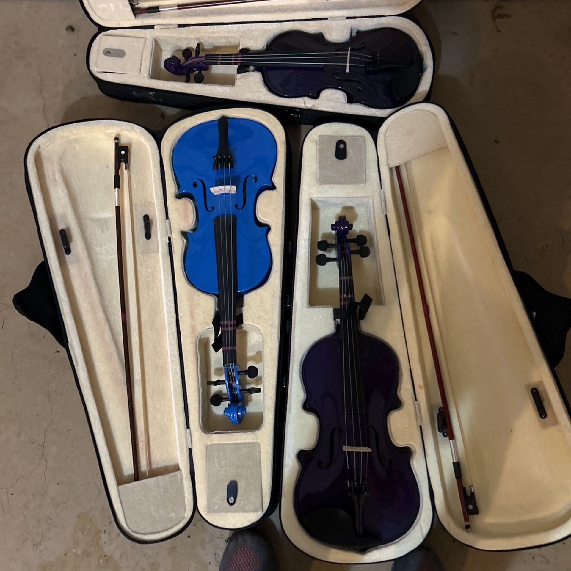 3 Violins Brand Is Mendini