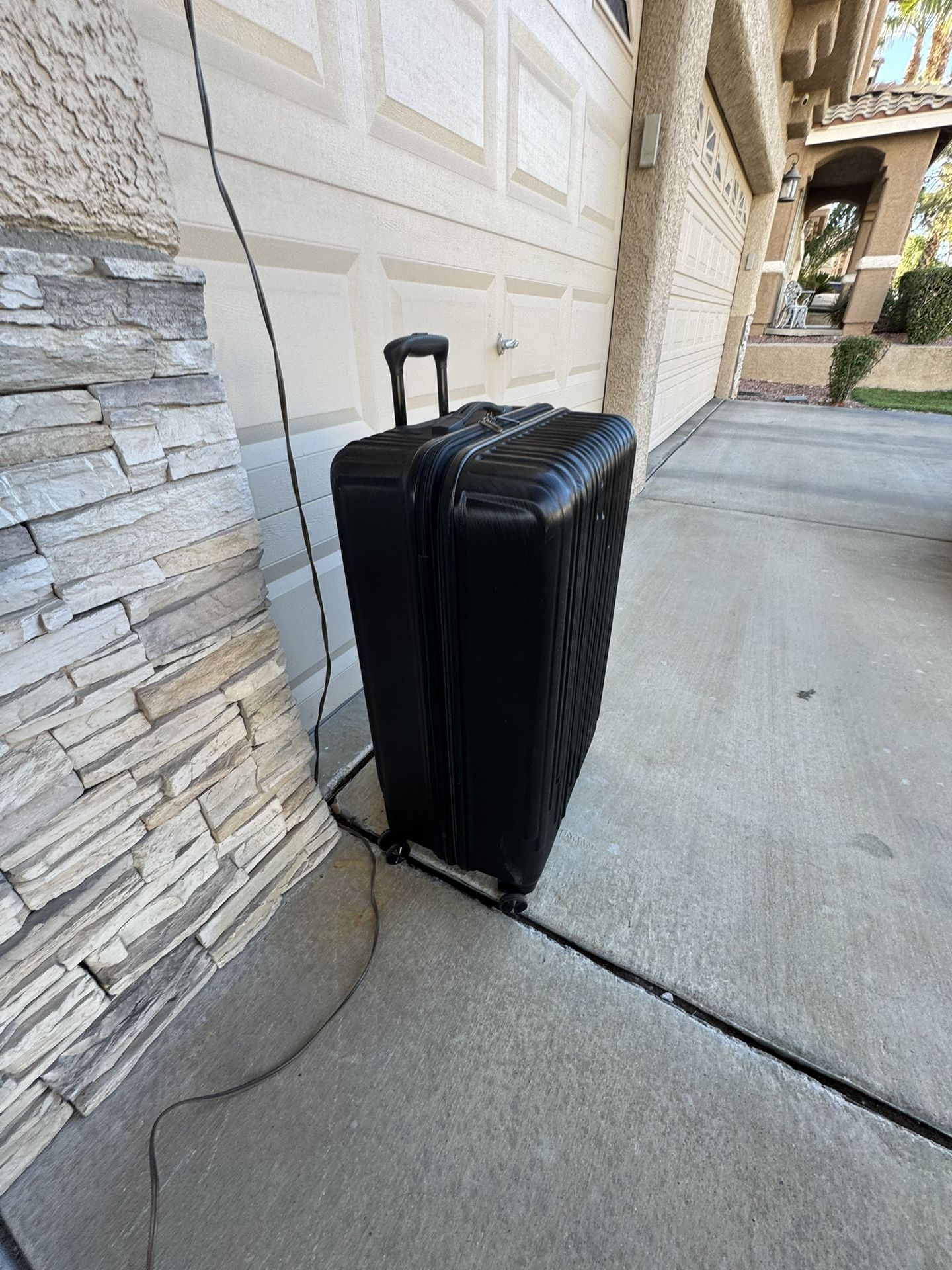 $15 Brand New merican Tourister Burst Max Quatro Softside Spinner Luggage