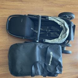 Uppababy Vista stroller and bassinet combo in black 