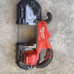 Milwaukee bandsaw
Deep cut