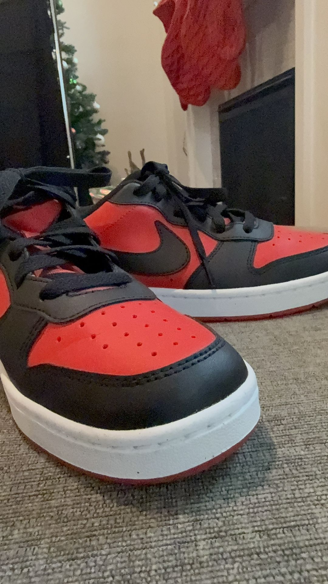 Nike Court Borough Low Redraft Black/Red Size 5y 5M 6.5W