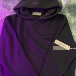 Full Black Essentials Set Size Small