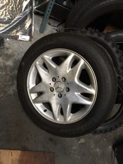 S500 Mercedes factory wheel and tire