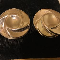 Vintage Goldtone Round Clip On Earrings (Avon)