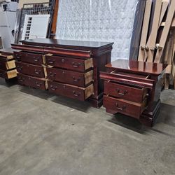 Dresser Set