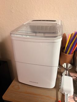 Insignia Countertop Ice Maker
