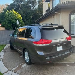 2011 Toyota Sienna