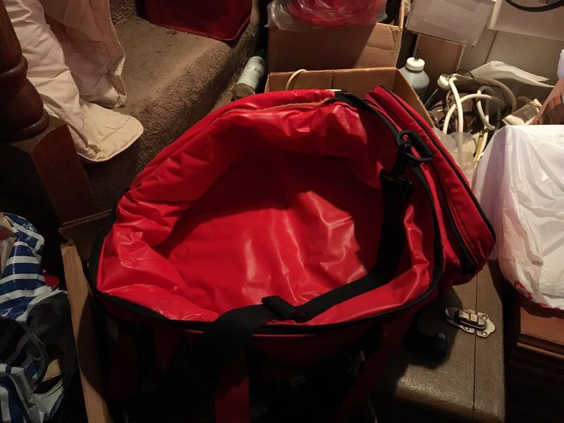 Insulated carrying bag for camping or backyards