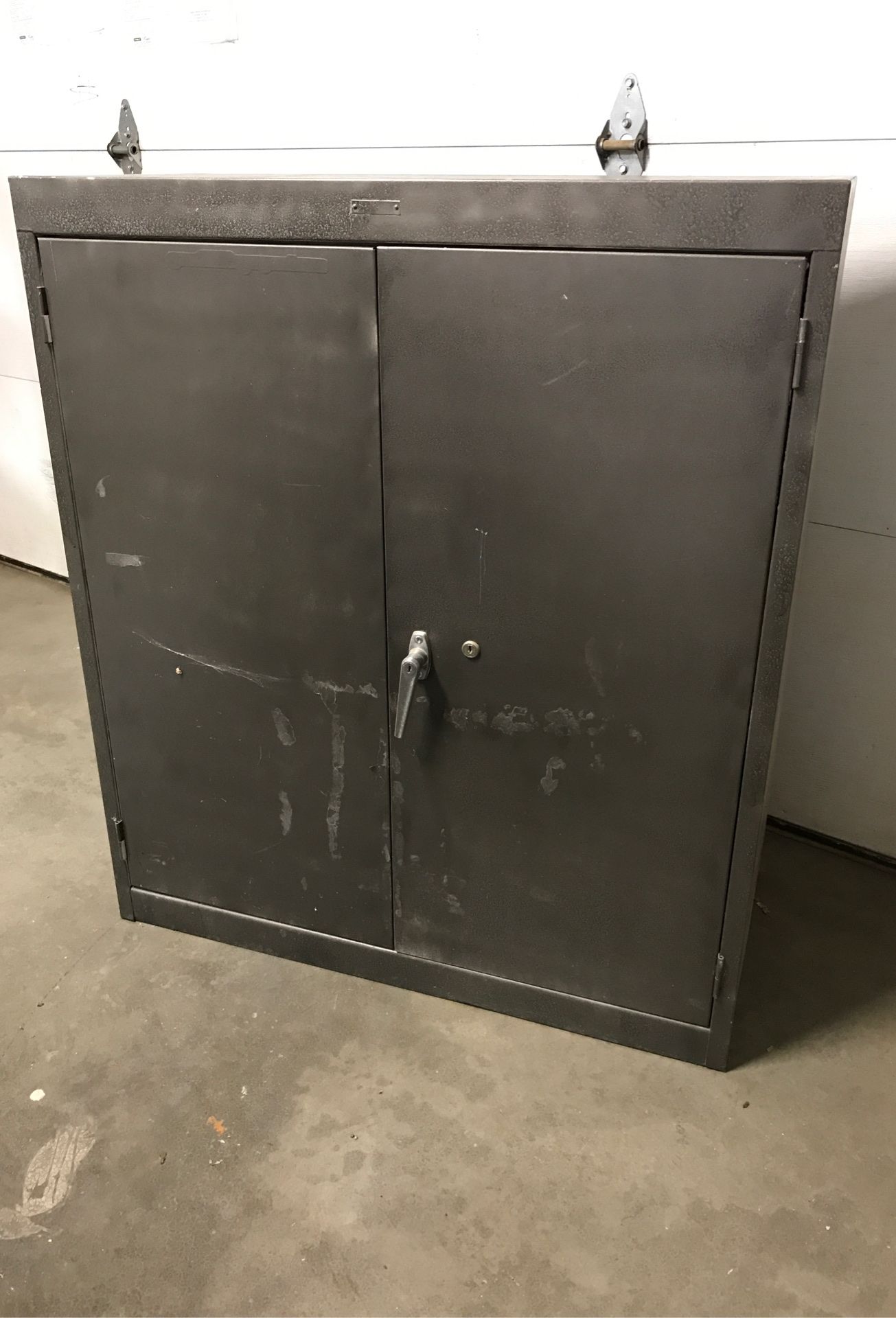 Storage cabinet