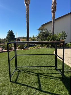 Foldable table