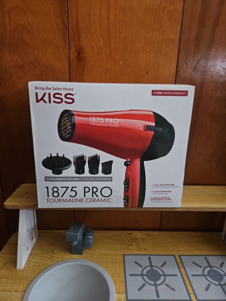 Kiss Hair Dryer With Attachments