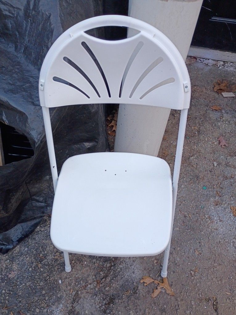 Fanback Plastic Folding Chairs