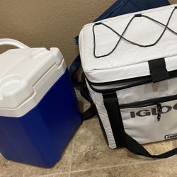 The Igloo Marine Ultra 24 Can Square Cooler And Igloo 18 Cans/12qt Hard-Sided Coolers - Majestic Blue: Polyethylene, Odor & Stain Resistant
