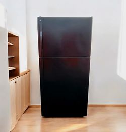 GE....REFRIGERATOR FRIDGE EXCELLENT CONDITION AND VERY CLEAN