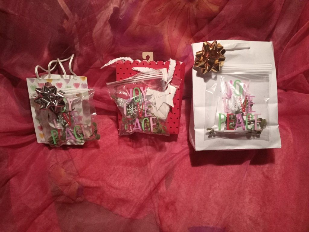Mistletoe Gift Bags
