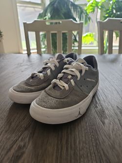 Nike Sneakers Size 4Y Youth Jordan Series Es Stealth (GS)  Youth Grey